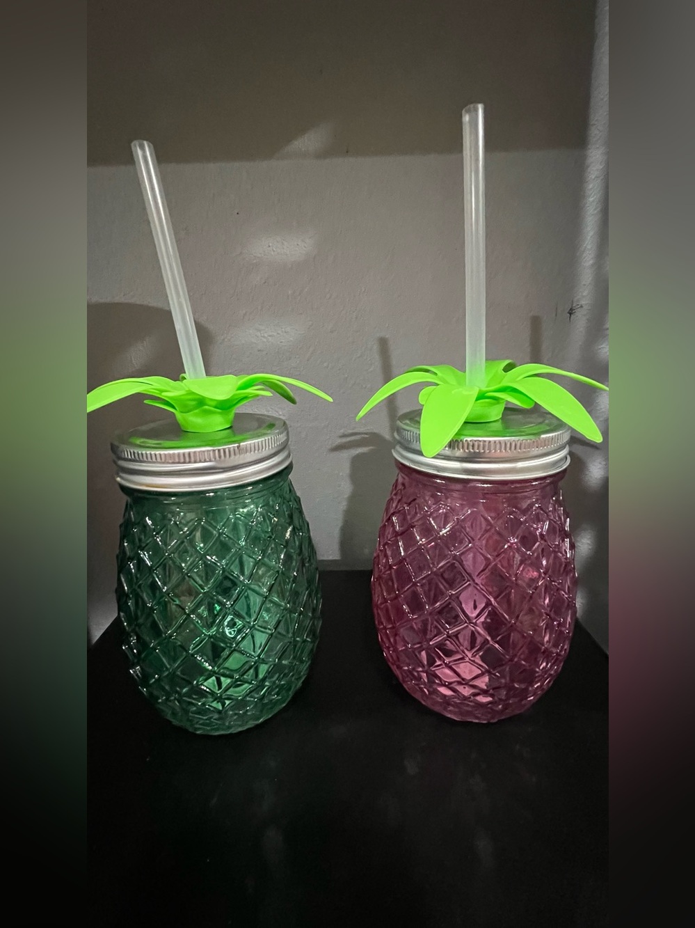 Pineapple Glass Tumbler with Green Leaf Lid and Straw - Set of 2